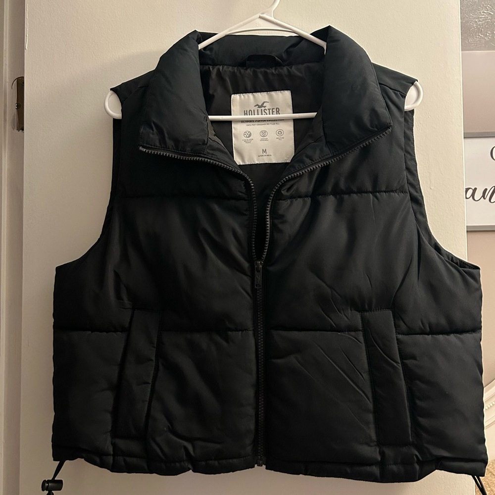 Hollister Cropped Puffer Vest
